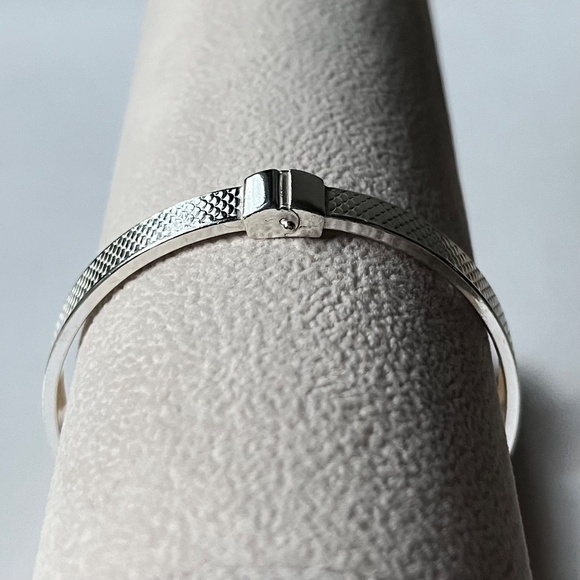 B005 | .925 Sterling Silver Textured Bangle Bracelet - Picture 4 of 8